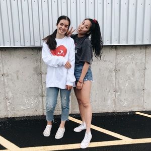 Meet your Posher, Camelia